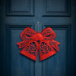 Vianočná dekorácia – mašľa – závesná – červená – 35 cm