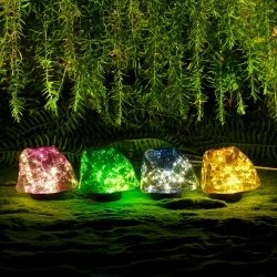 Zapichovacia solárna lampa – tvar kameňa – farebná – 140 x 120 x 120 mm – teplá biela LED