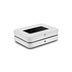 All-in-one BluOS streamer pre hudbu a domáce kino s výkonom 140 W na kanál
