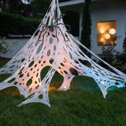 Halloween dekorácia - pavučinový závoj + 6 ks zapichovacích kolíkov - 1 x 2 m - biela